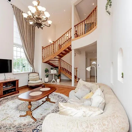 别墅 Luxury In Paernu, Walking Distance From The And Centre *