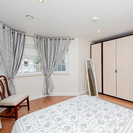 Luxury In Paernu, Walking Distance From The And Centre Villa