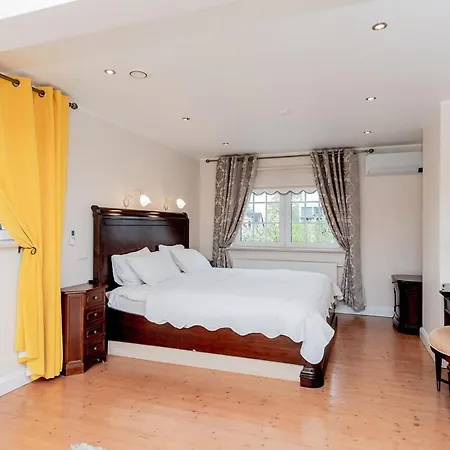 Luxury In Paernu, Walking Distance From The And Centre Villa Parnu