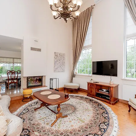 Luxury In Paernu, Walking Distance From The And Centre 别墅