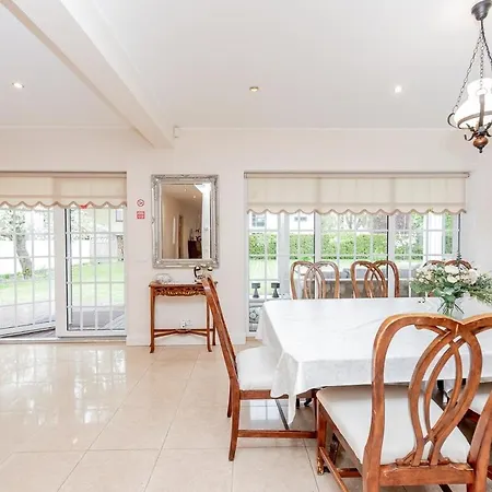 Luxury In Paernu, Walking Distance From The And Centre Villa Parnu