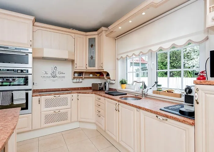 Luxury In Paernu, Walking Distance From The And Centre فيلة